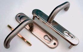 Замена ручки металлической двери - 6